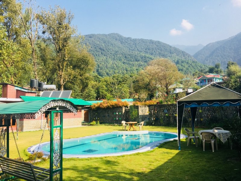resorts in palampur