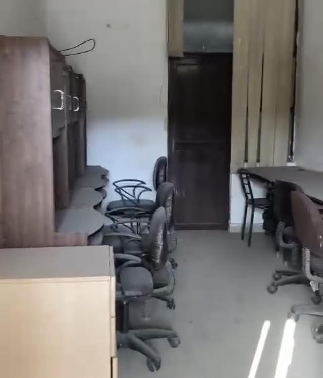 Commercial Office Space for Rent in Pitampura 450 sqft @ Rs.20,000/-