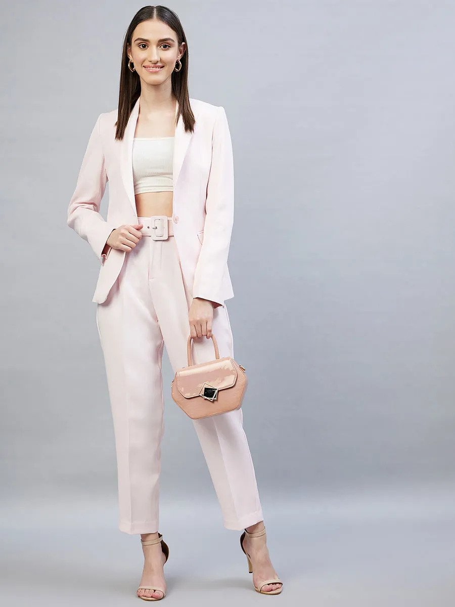 Women fashion shop Delan