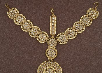 Get latest maang tikka online at best price by Anuradha Art jewellery.