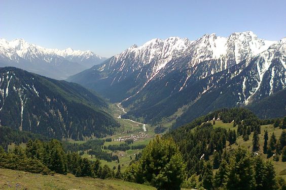 tarsar marsar trek cliffhangers india