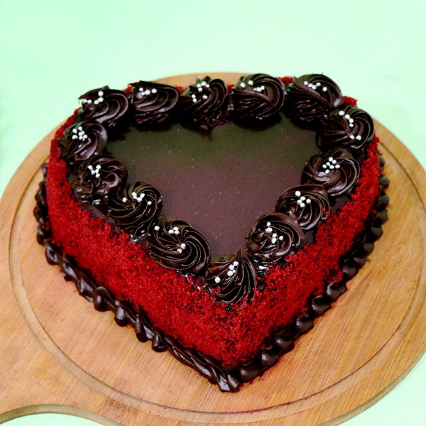 Midnight Cake Delivery in Chandigarh – Woofern